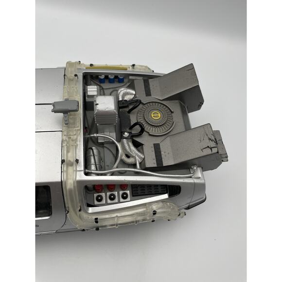 DeLorean 1:15 Diamond Select Back To The Future II Rare - Parts Only - Picture 3 of 10